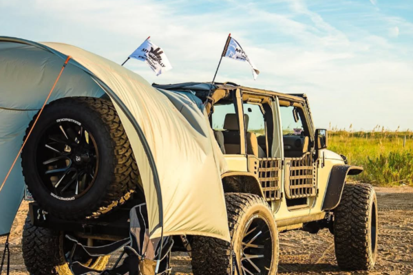 Jeep Wrangler and Gladiator trail cover – rain cover and sun shade