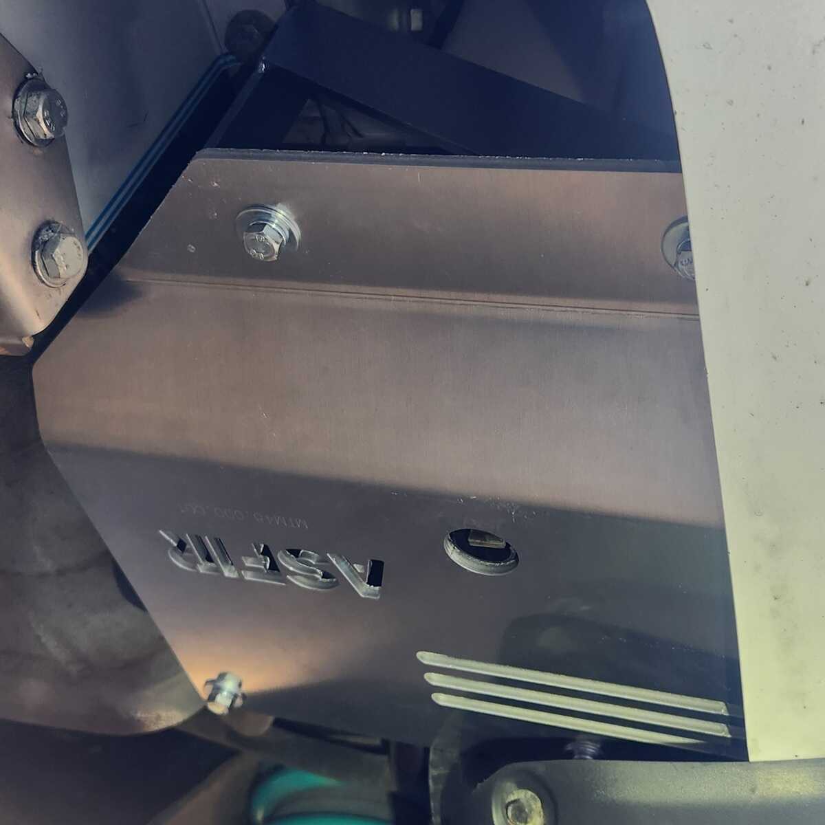 Mitsubishi Pajero Air Condition Skid Plate